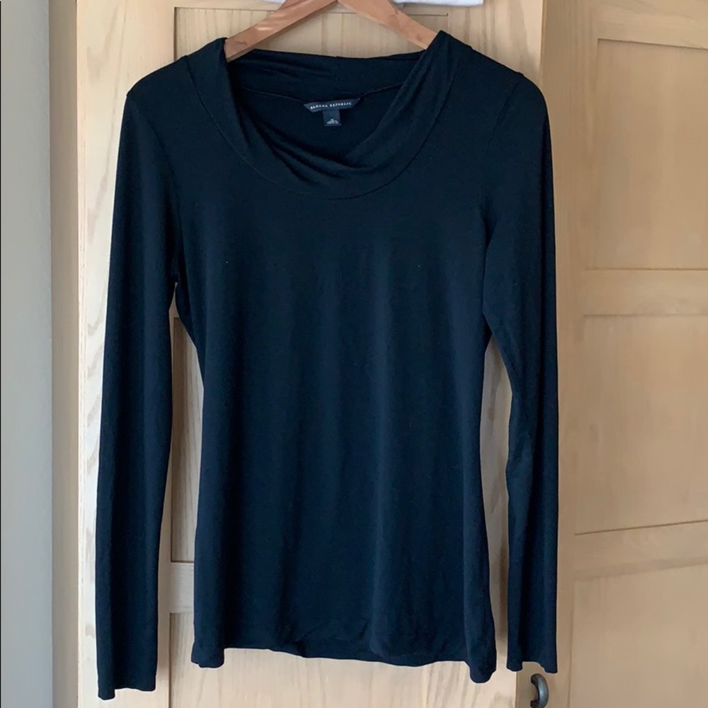 Banana Republic Top women’s M Black Longsleeve Tshirt Medium